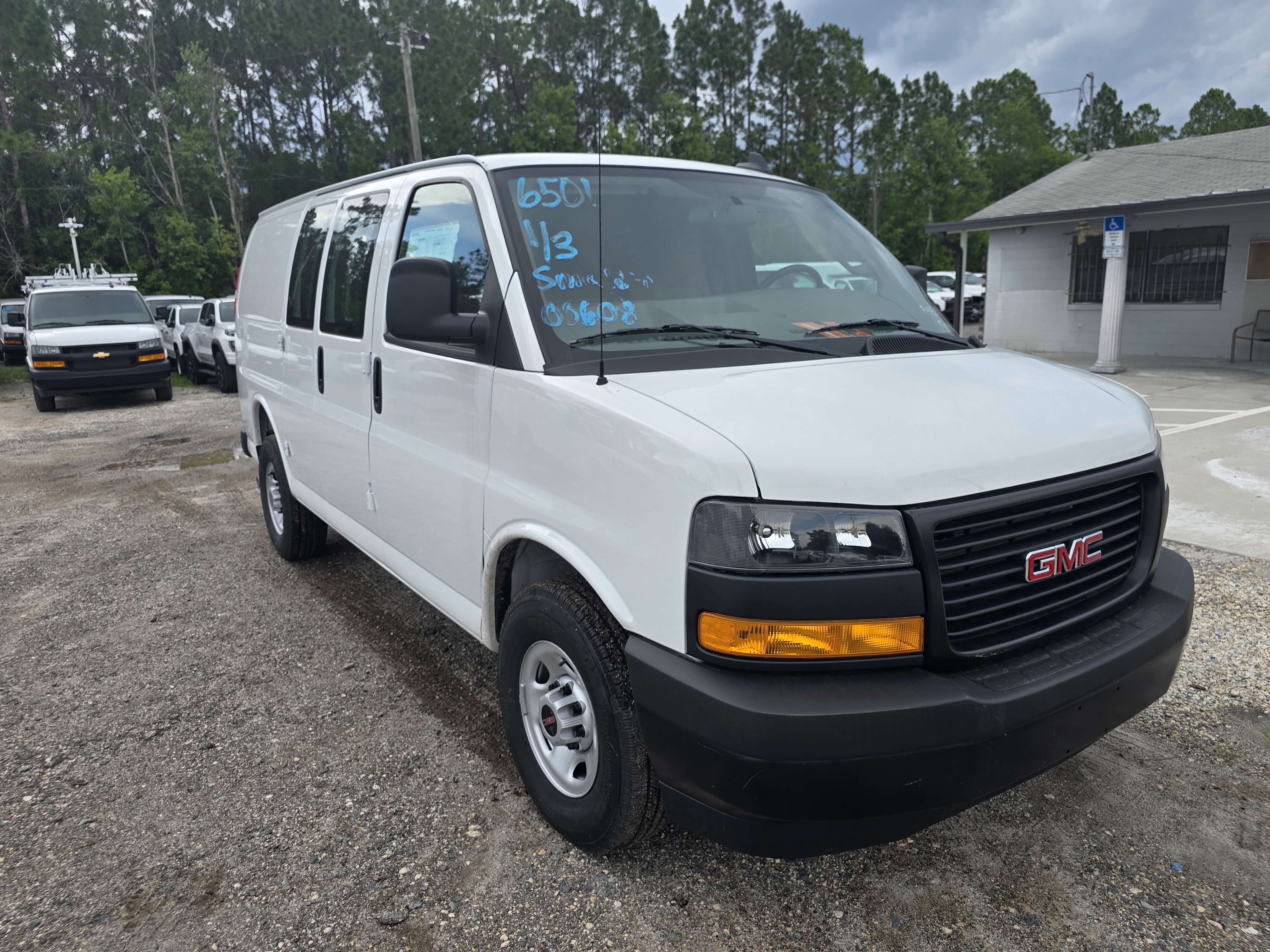 2025 GMC Savana Cargo Work Van - Photo 11