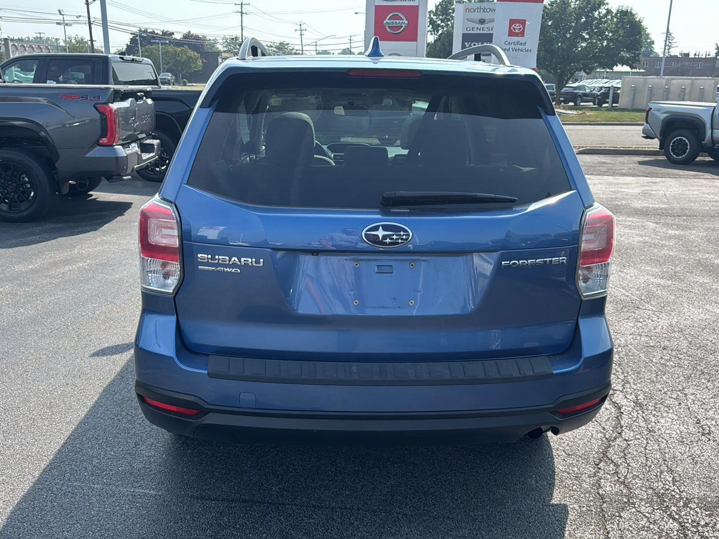 Used 2018 Quartz Blue Pearl Subaru Premium image 5