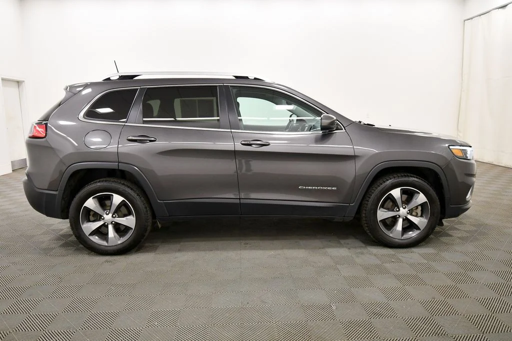 Used 2019 Gray Jeep Limited image 8