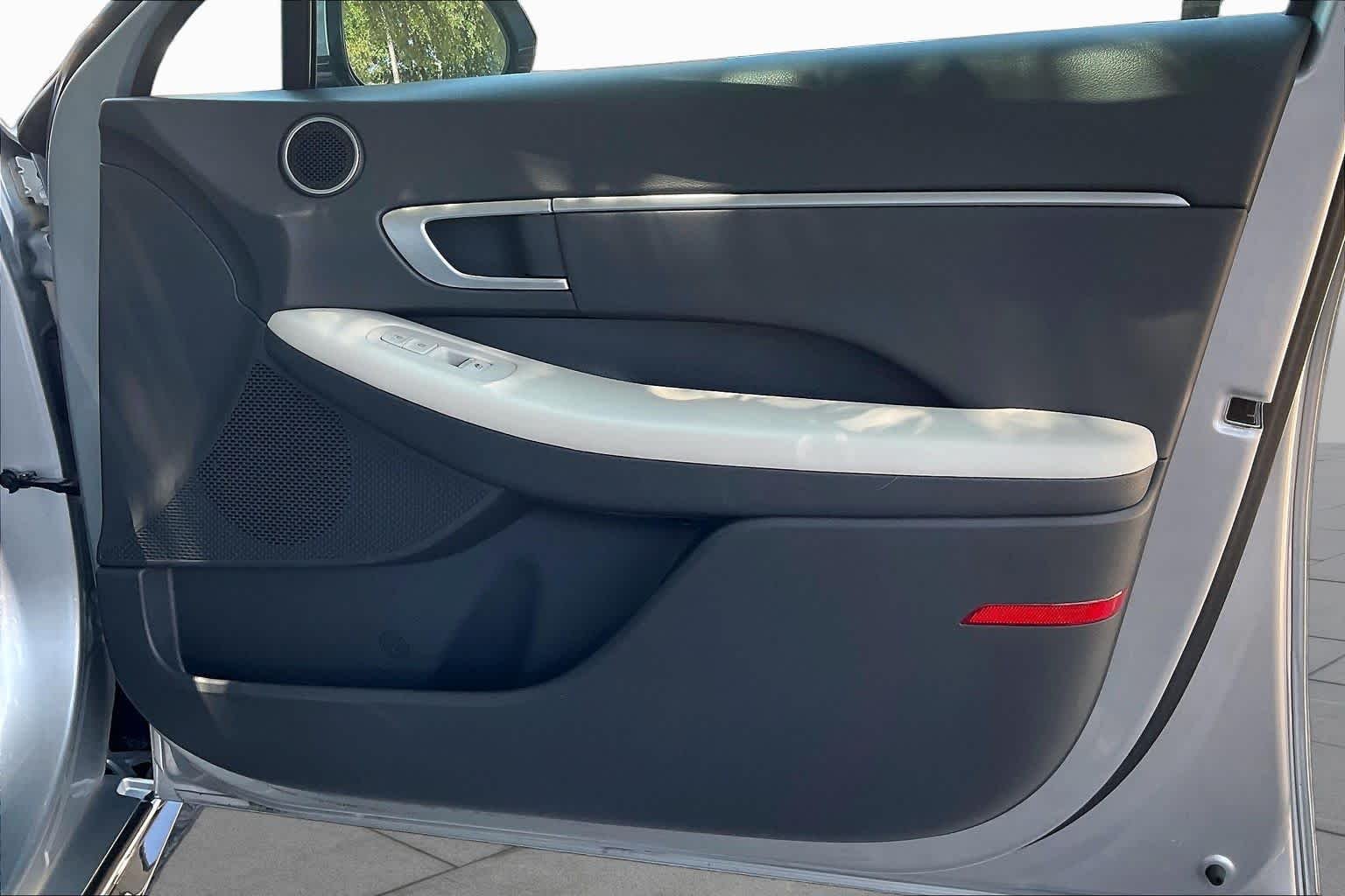 2025 Hyundai Sonata SEL - Photo 23