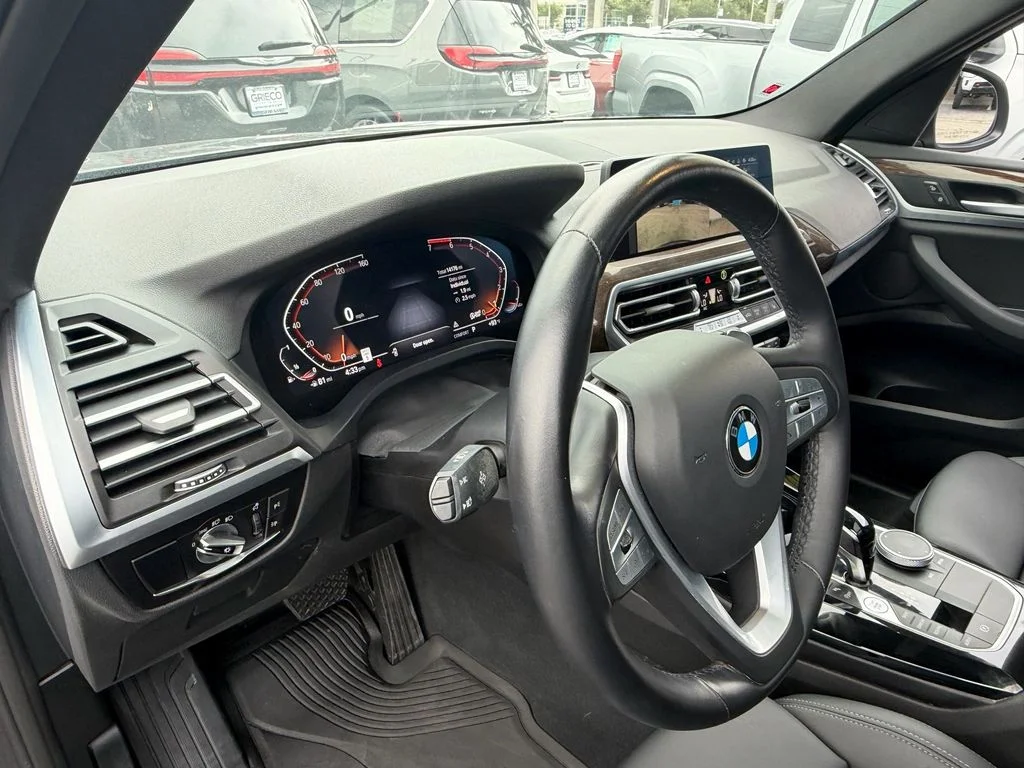 Used 2024 Gray BMW sDrive30i image 10