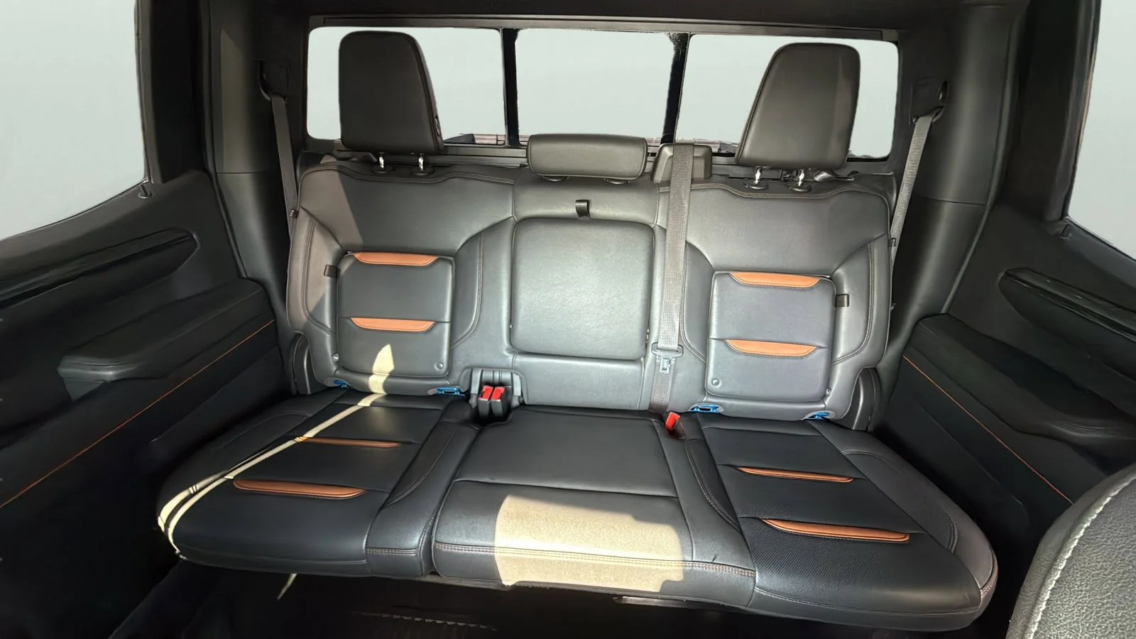 Used 2022 Blue GMC AT4 image 25