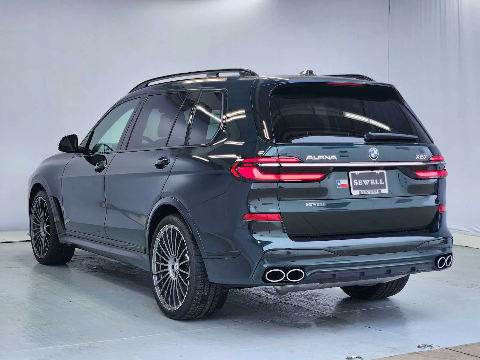 Used 2026 Oxford Green II Metallic BMW ALPINA XB7 image 3