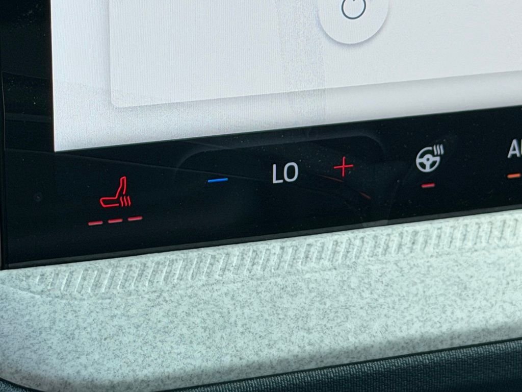 New 2026 Oxford White Ford XLT image 3