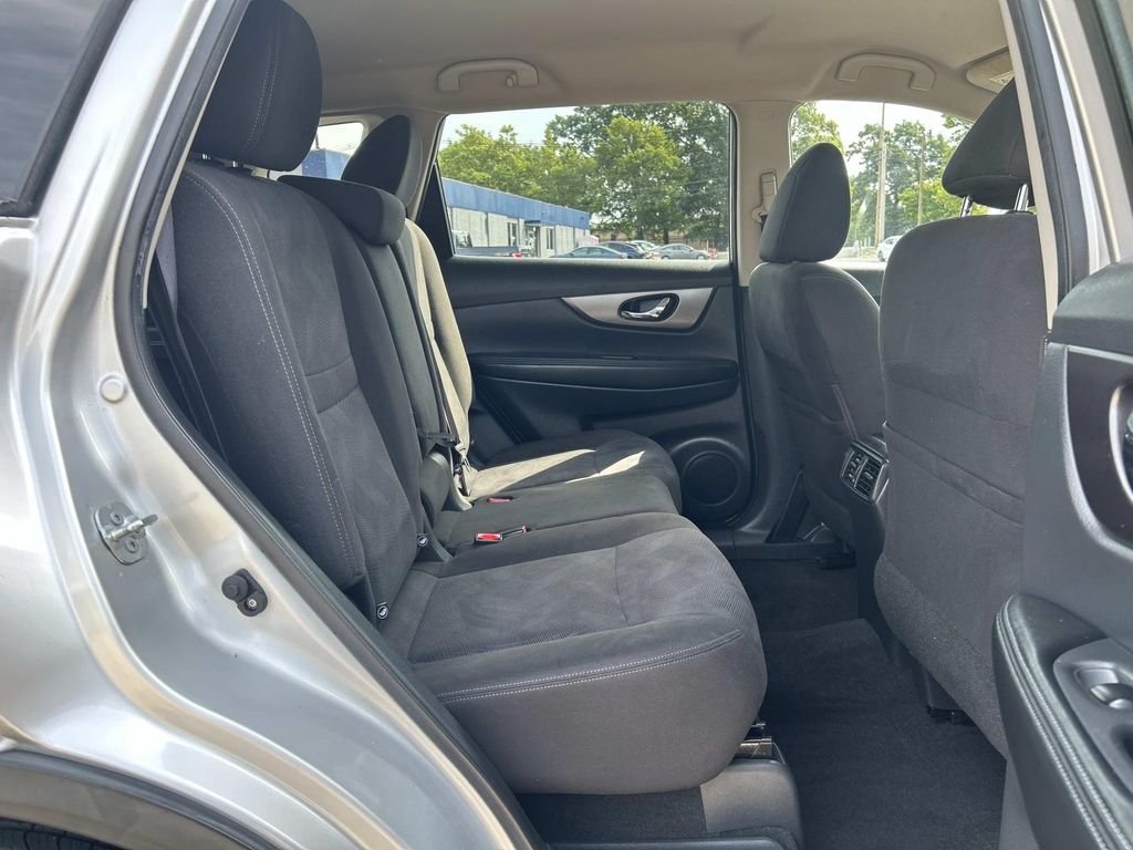 Used 2015 Silver Nissan SV image 17
