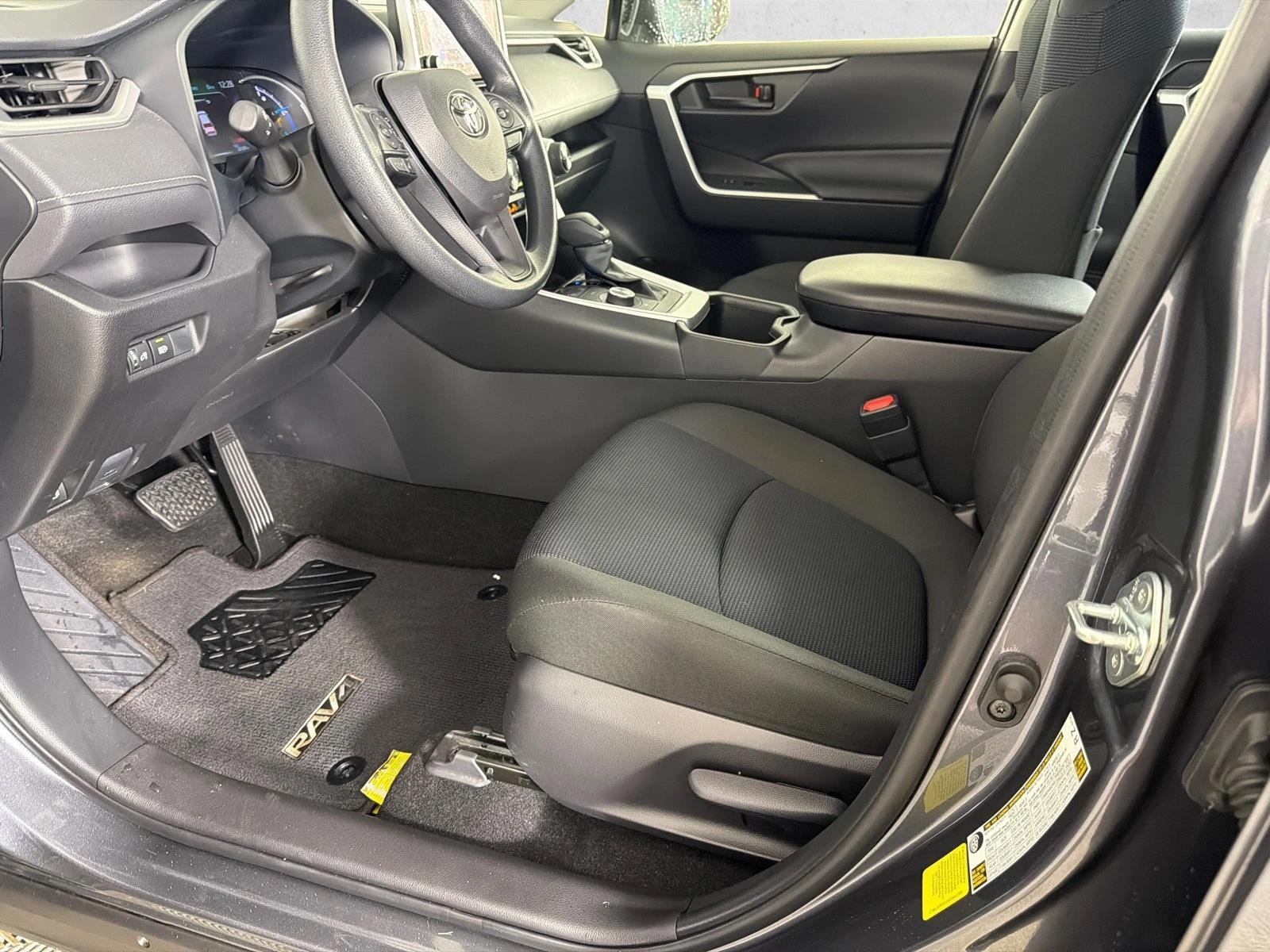 Used 2025  Toyota Hybrid LE image 9
