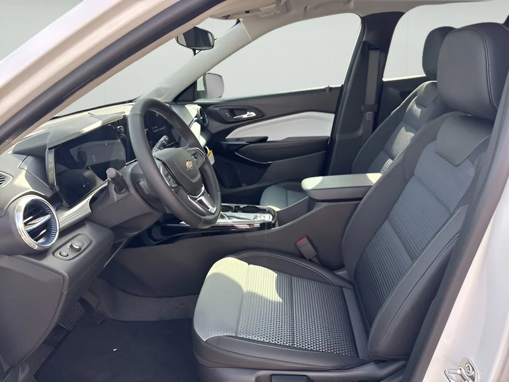 New 2026 Summit White Chevrolet LT image 7