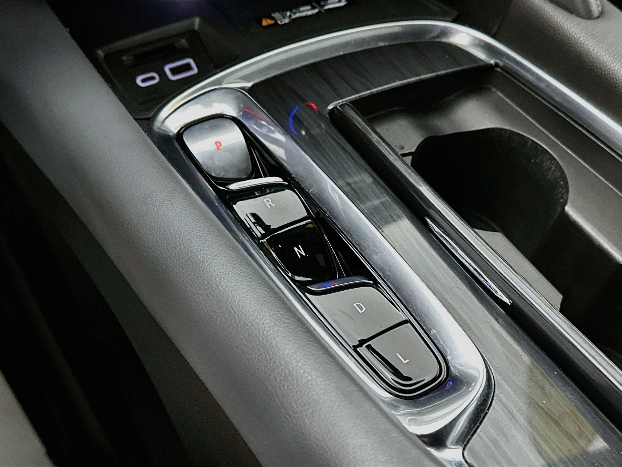Used 2023 Moonstone Gray Metallic Buick Essence image 17