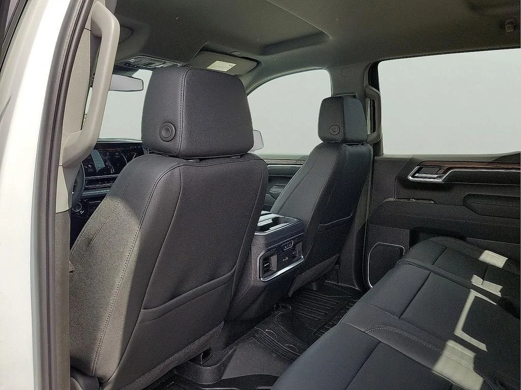 2026 GMC Sierra 1500 SLT - Photo 12