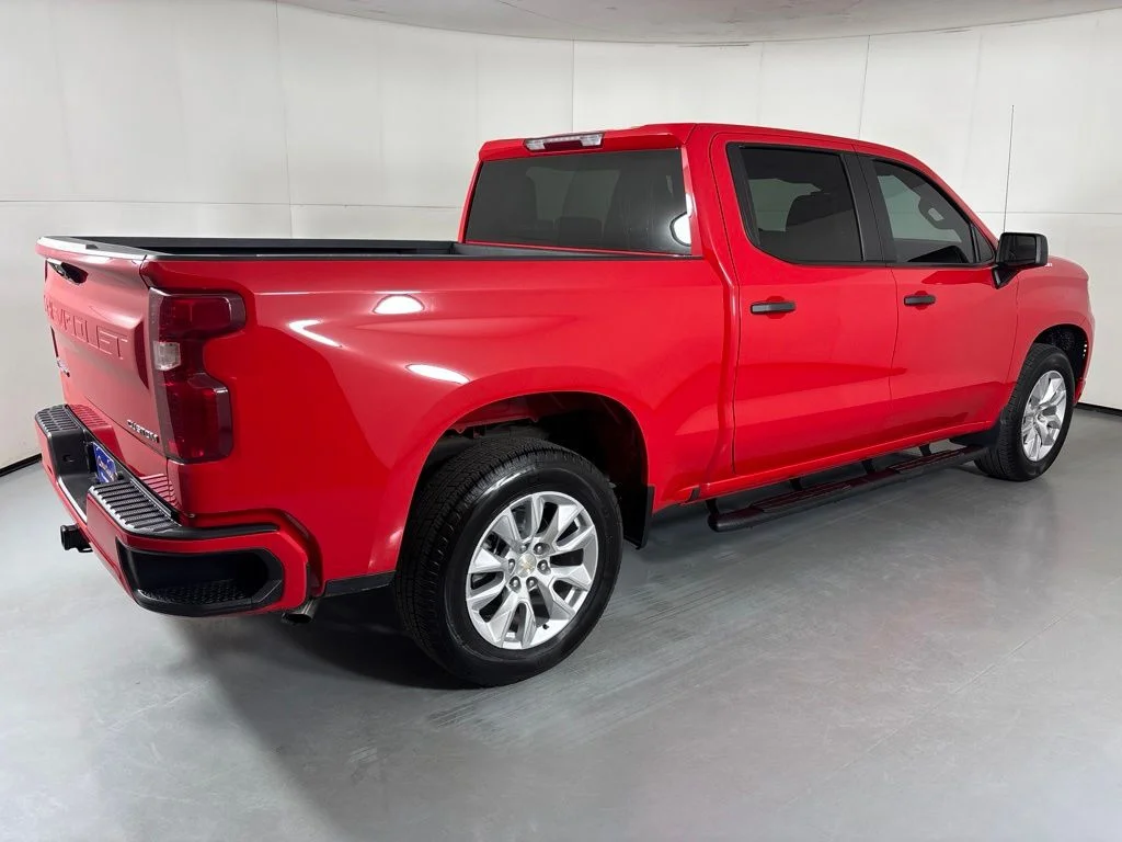 Used 2025 Red Chevrolet Custom image 8