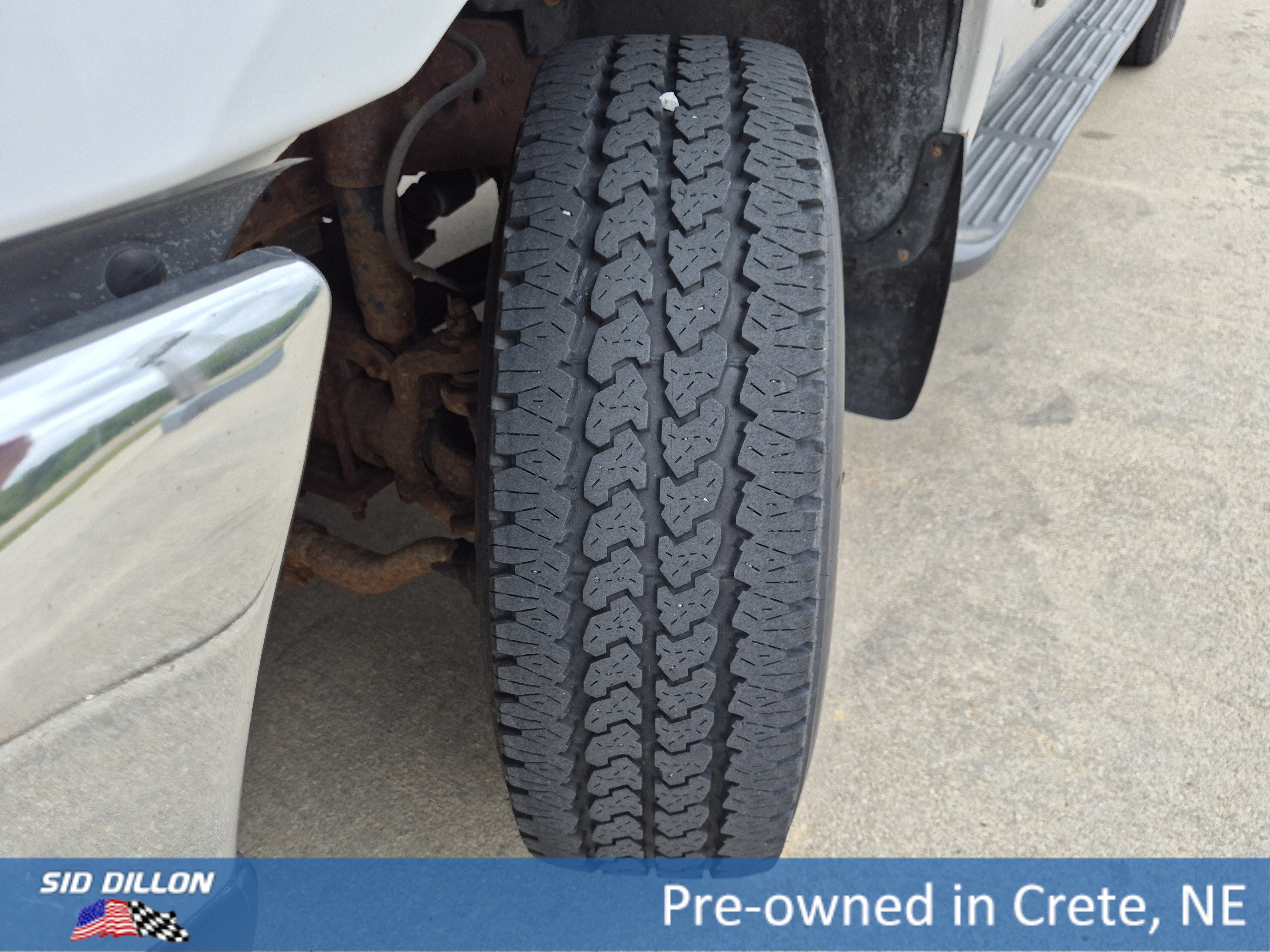 Used 1999 Off White Ford XL image 7
