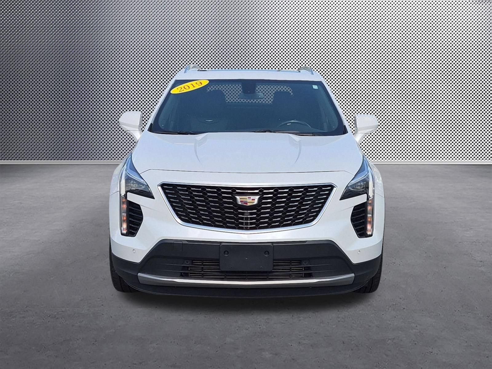Used 2019 Crystal White Tricoat Cadillac AWD Premium Luxury image 8
