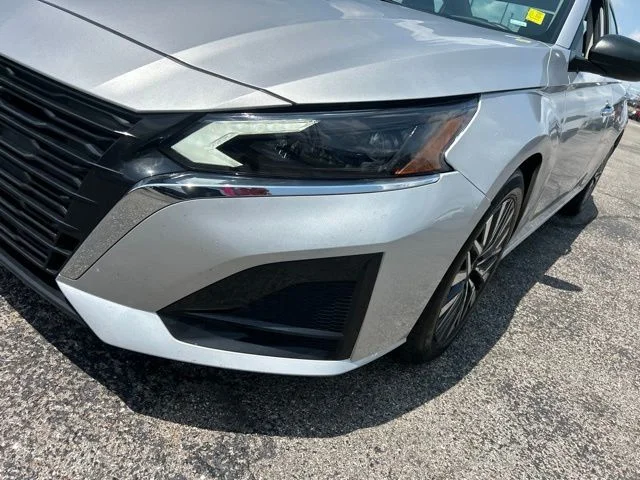 Used 2024 Silver Nissan 2.5 SV image 9
