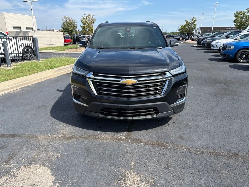 Used 2023 Chevrolet Traverse 1LT with VIN 1GNEVGKW7PJ277886 for sale in Kansas City