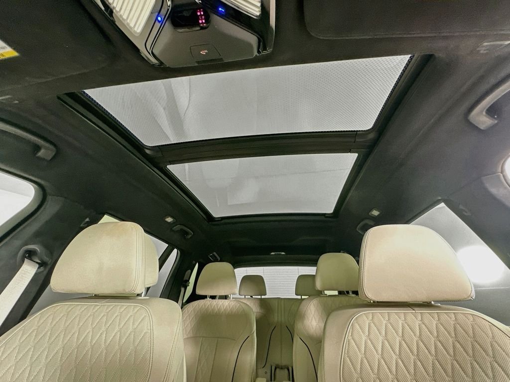 Used 2023 White BMW xDrive40i image 21