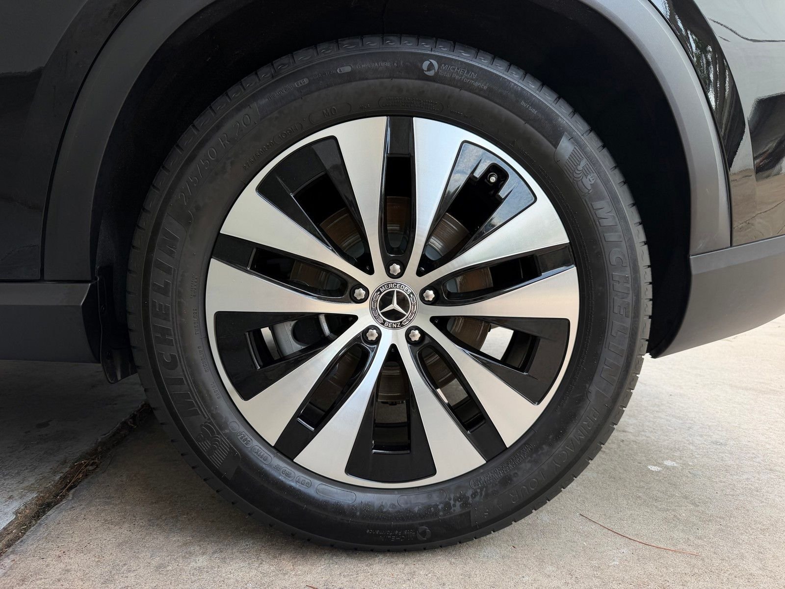 Certified Used 2025 Black Mercedes-Benz GLE 450 image 25