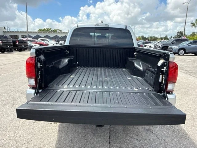 Used 2022 Silver Toyota SR5 image 32