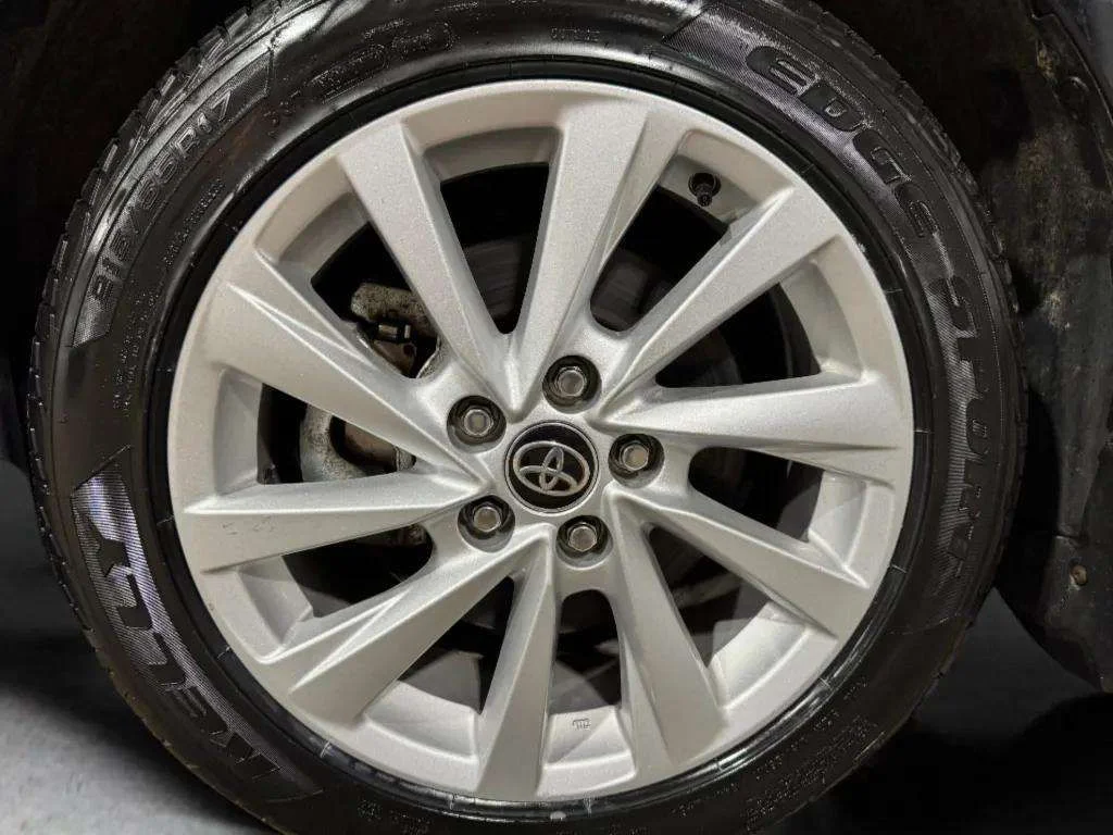 2024 Toyota Camry SE - Photo 29