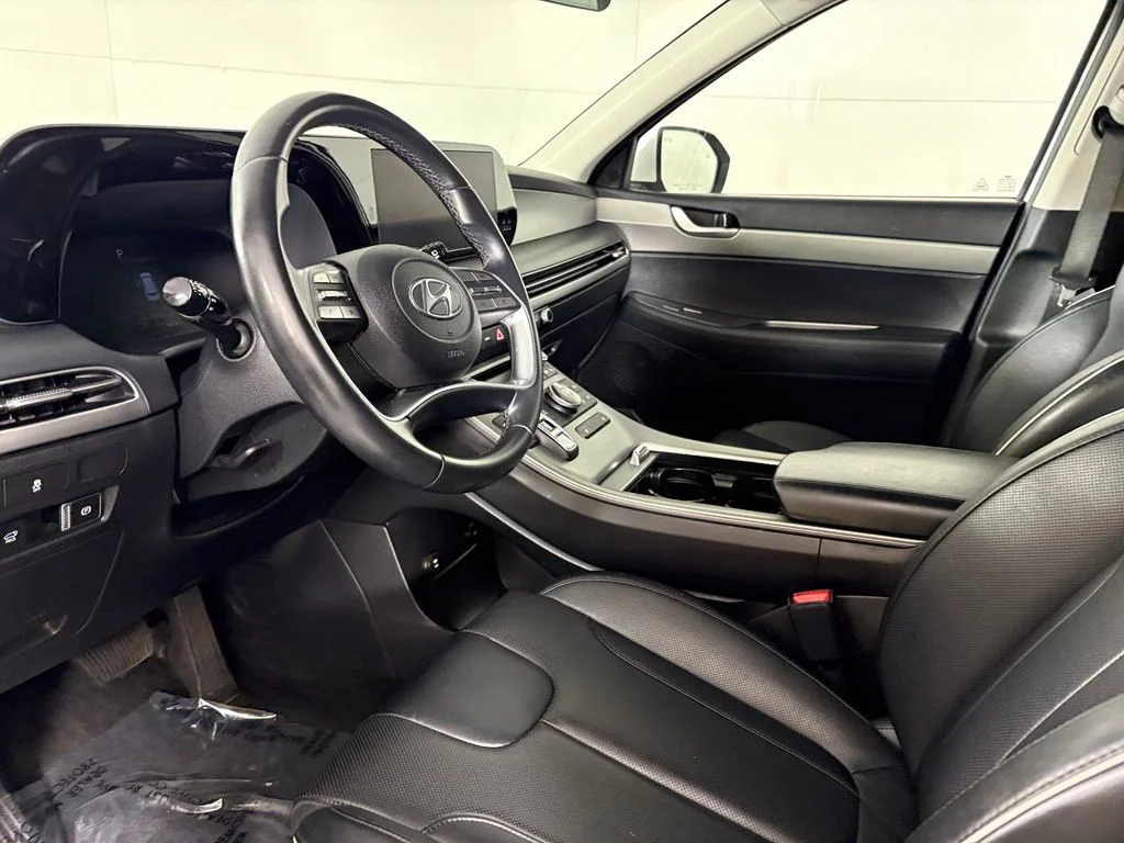 Used 2024 White Hyundai SEL image 23