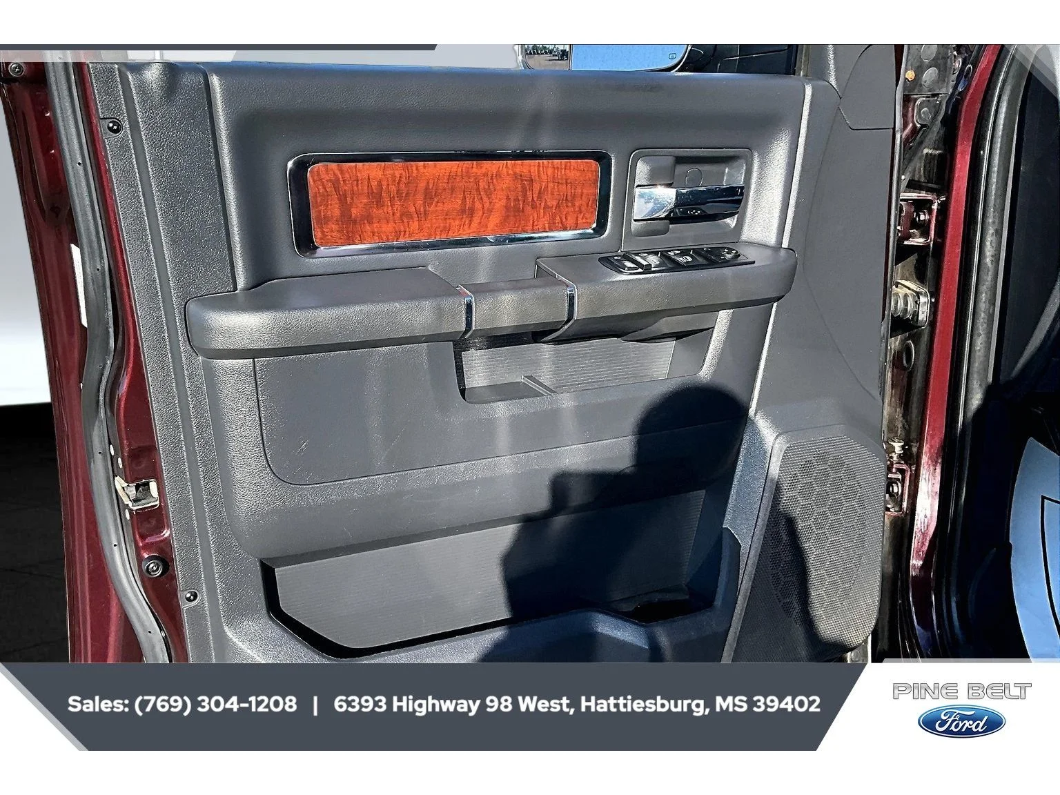 Used 2012  Ram Laramie image 18