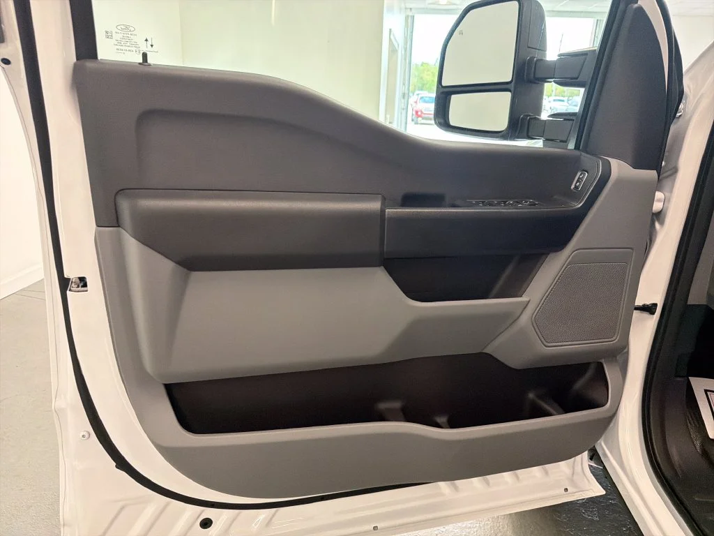 New 2027 Oxford White Ford F-350® XL image 13