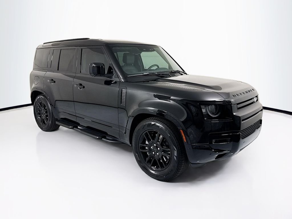 New 2026 Santorini Black Metallic Land Rover X-Dynamic SE image 3