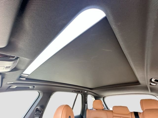 Used 2022 White BMW sDrive40i image 22