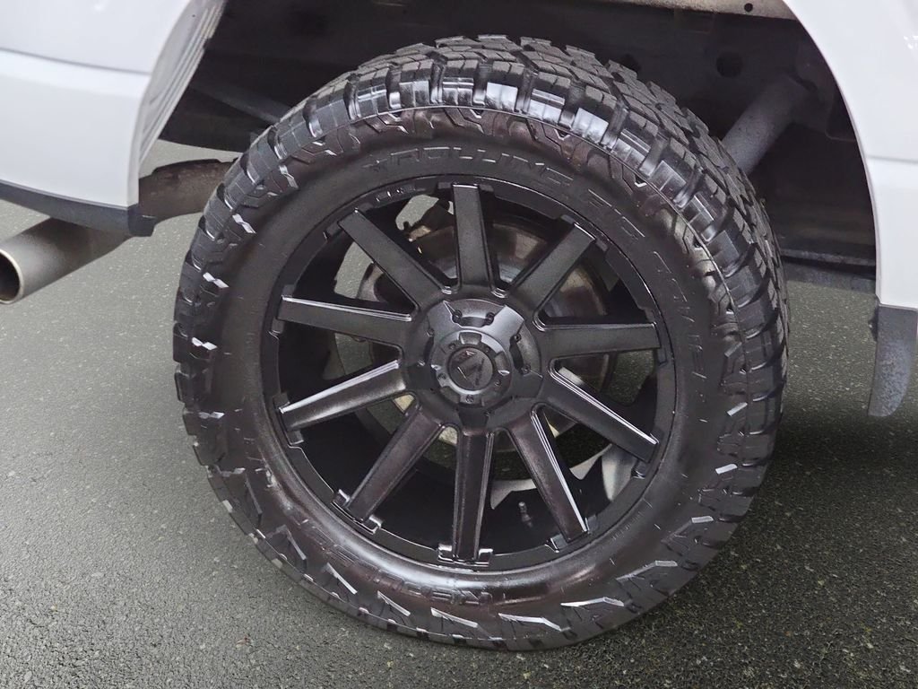 Used 2024 Oxford White Ford XLT image 33
