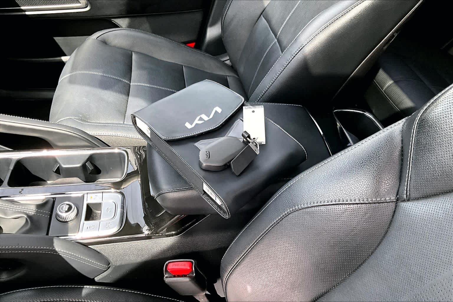 Used 2023 Ebony Black Kia EX image 15