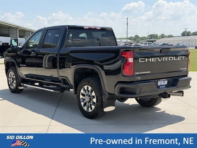 Used 2022 Mosaic Black Metallic Chevrolet Custom image 13