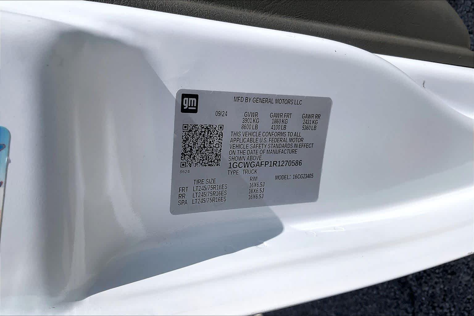 Used 2024 Summit White Chevrolet WT image 30