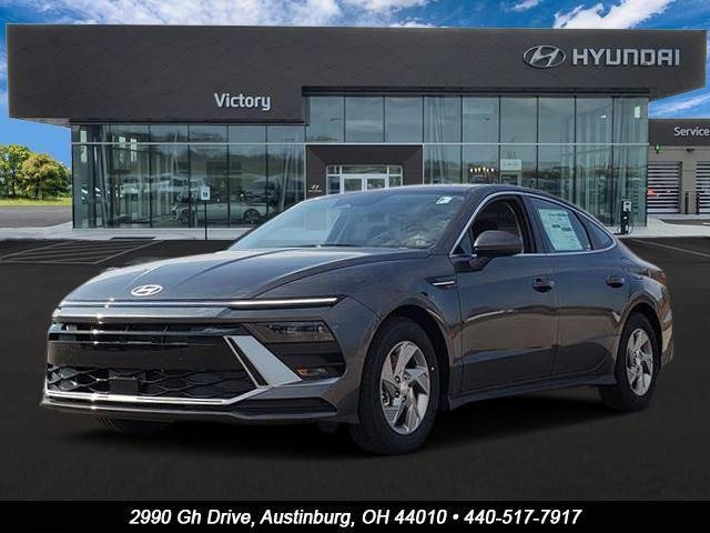 New 2026 Gray Hyundai SE image 1