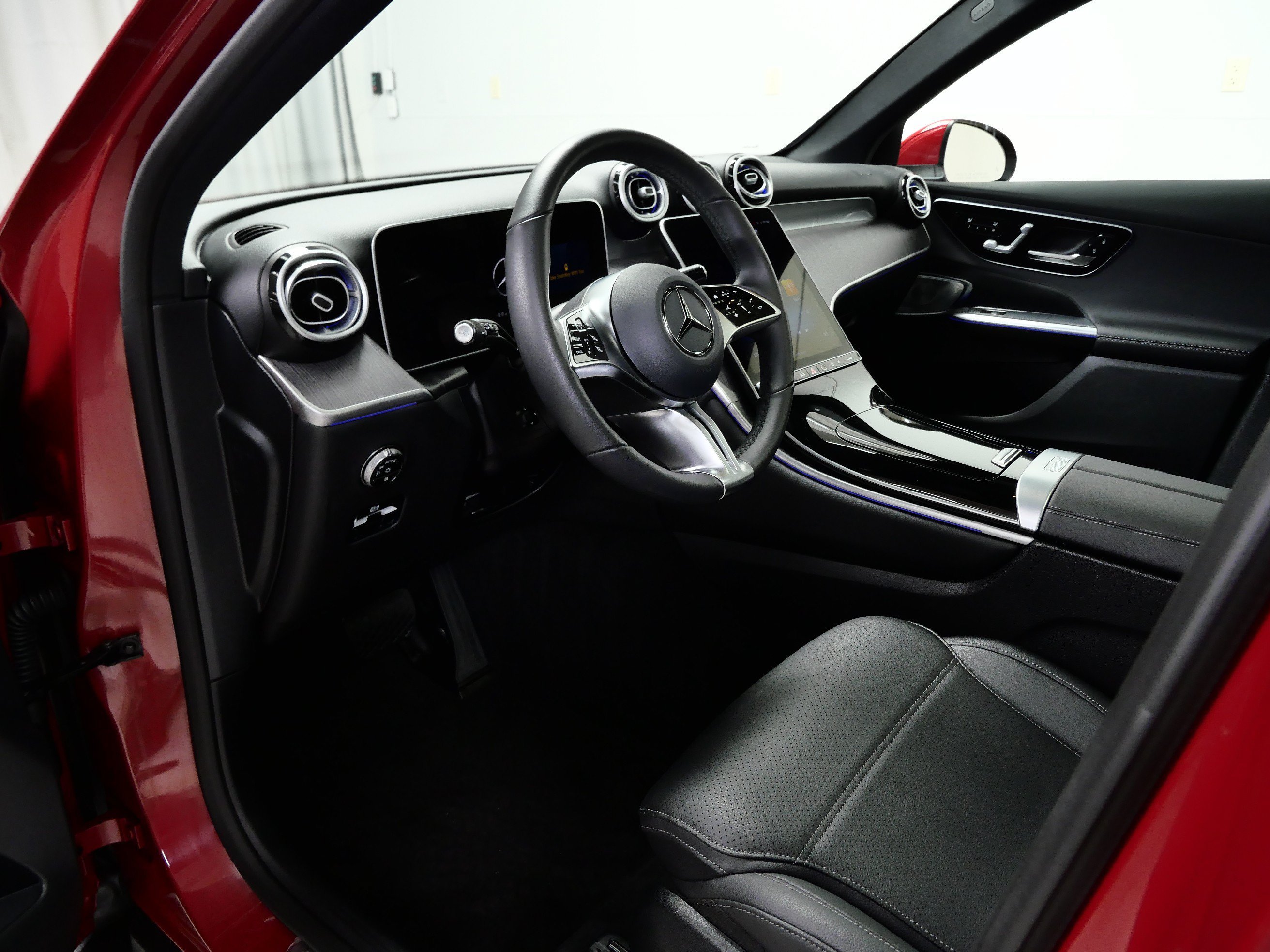 Certified Used 2026 MANUFAKTUR Patagonia Red Metallic Mercedes-Benz GLC 300 image 14