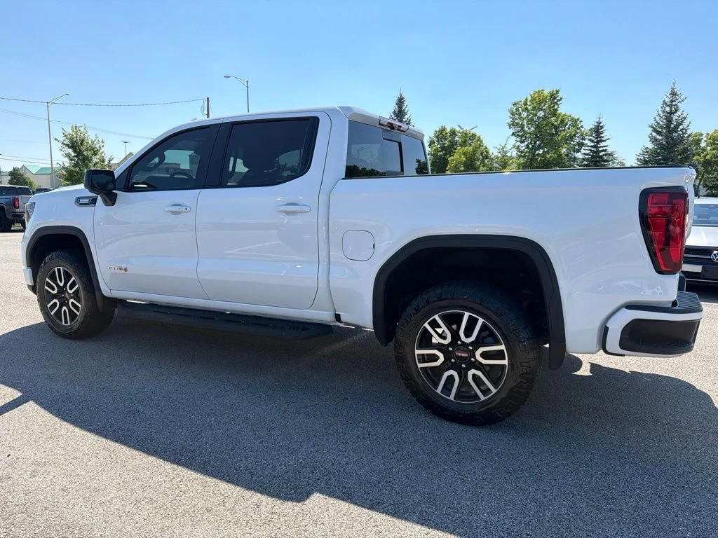 Used 2025 White GMC AT4 image 5