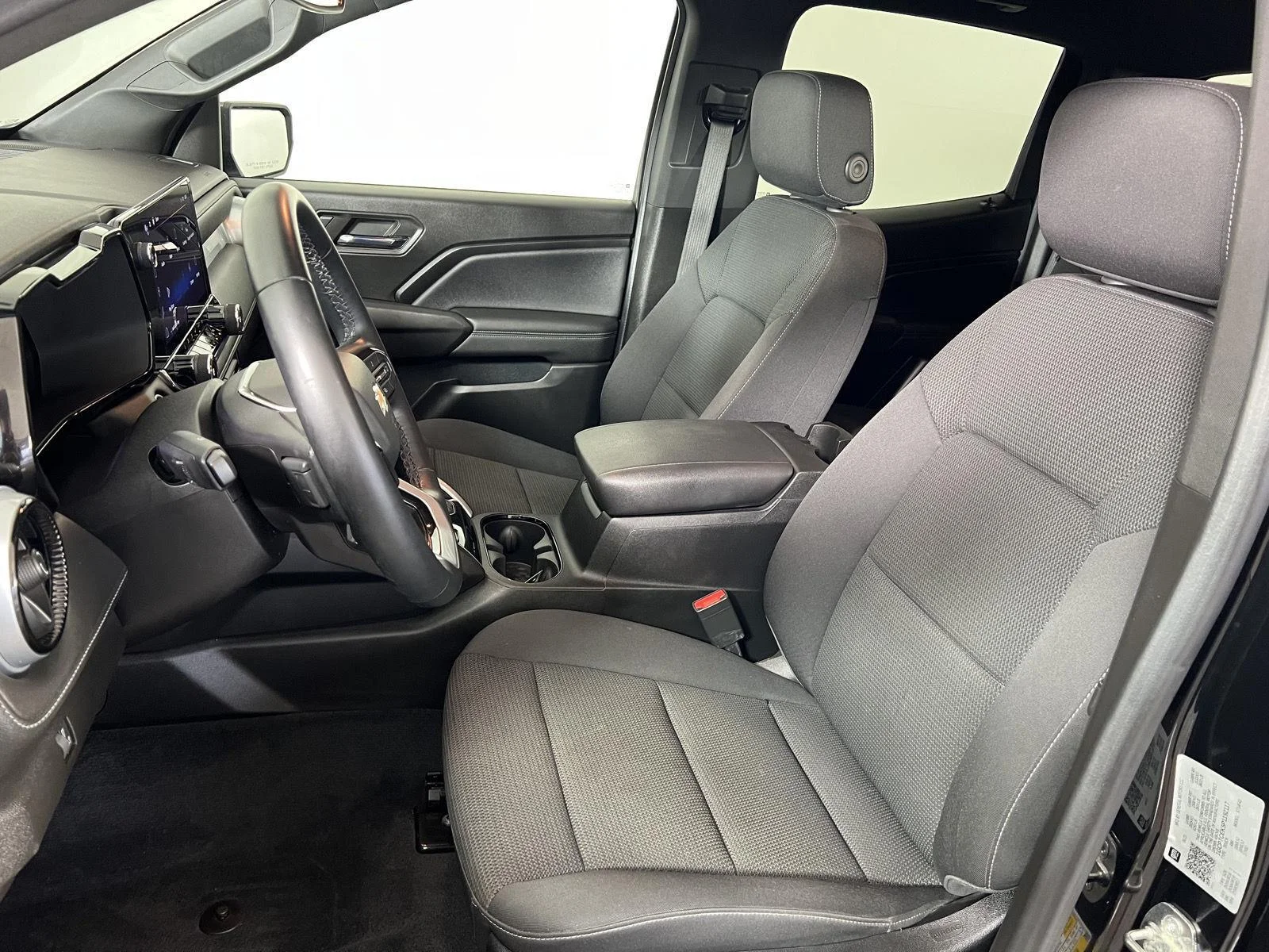 Used 2023 BLACK Chevrolet 4WD LT image 5
