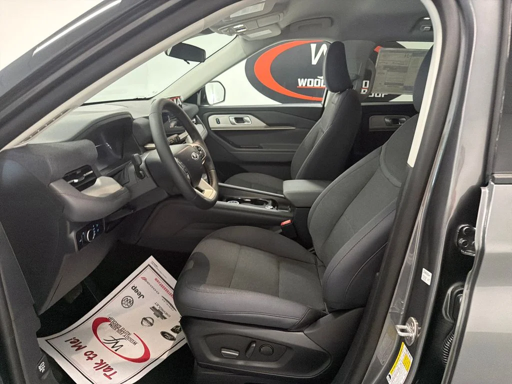 New 2026 Gray Ford Active image 8