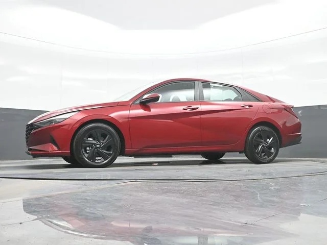 Used 2023 Red Hyundai SEL image 21