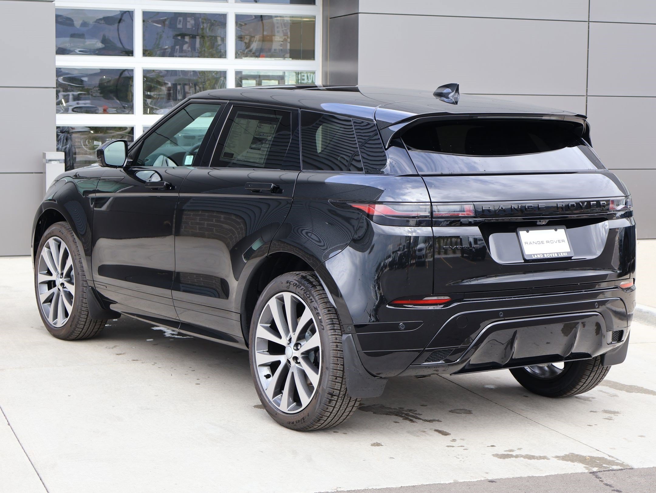 New 2026 Santorini Black LAND ROVER Hoxton Edition image 8