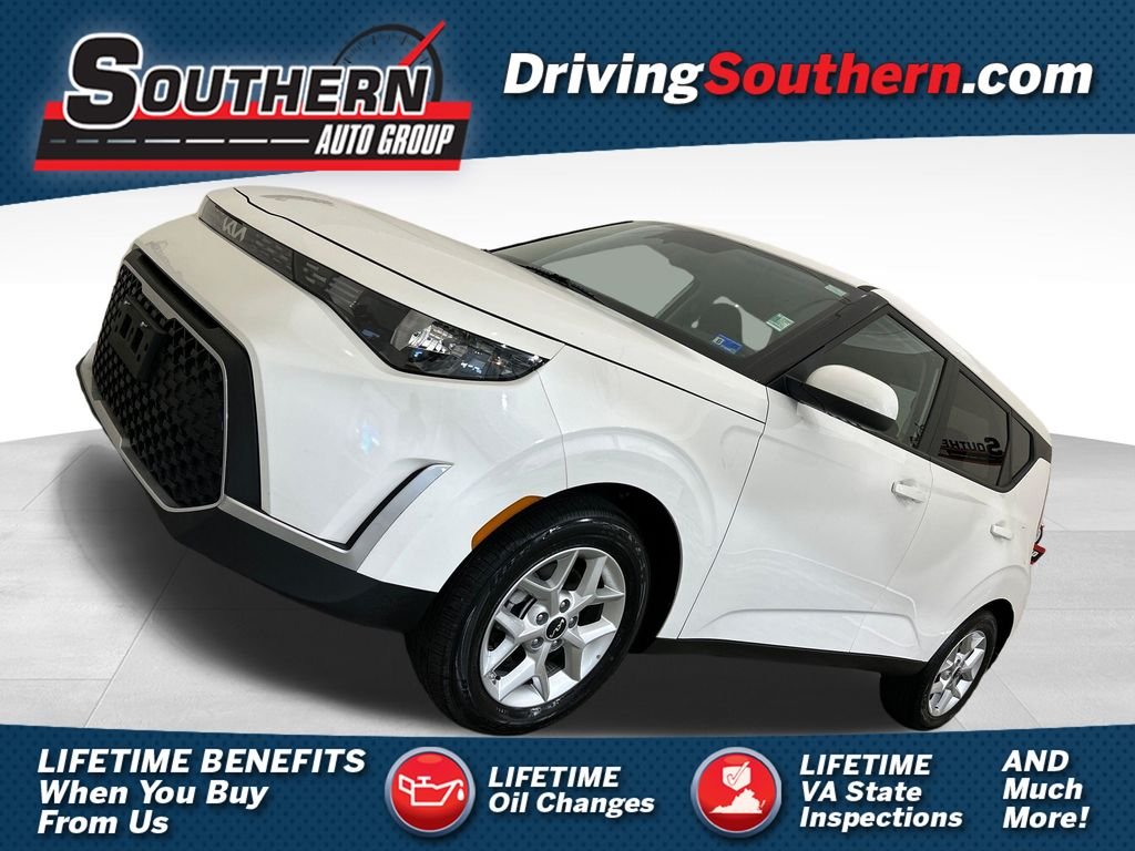 Used 2025 White Kia LX image 1