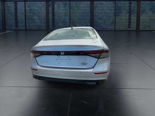 Used 2025 Silver Honda Touring image 7