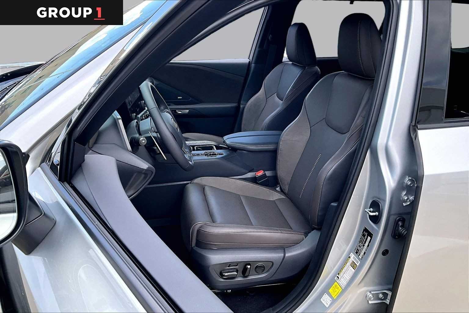 Certified Used 2026 CELESTIAL SILVER Lexus Luxury image 7