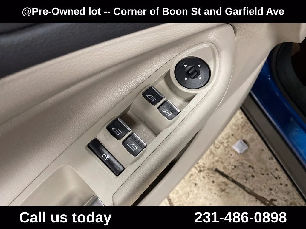 Used 2019 Blue Ford SEL image 16