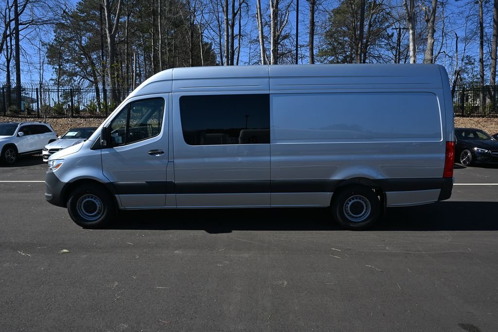 Used 2026 High-tech silver metallic Mercedes-Benz Crew 170 WB image 3