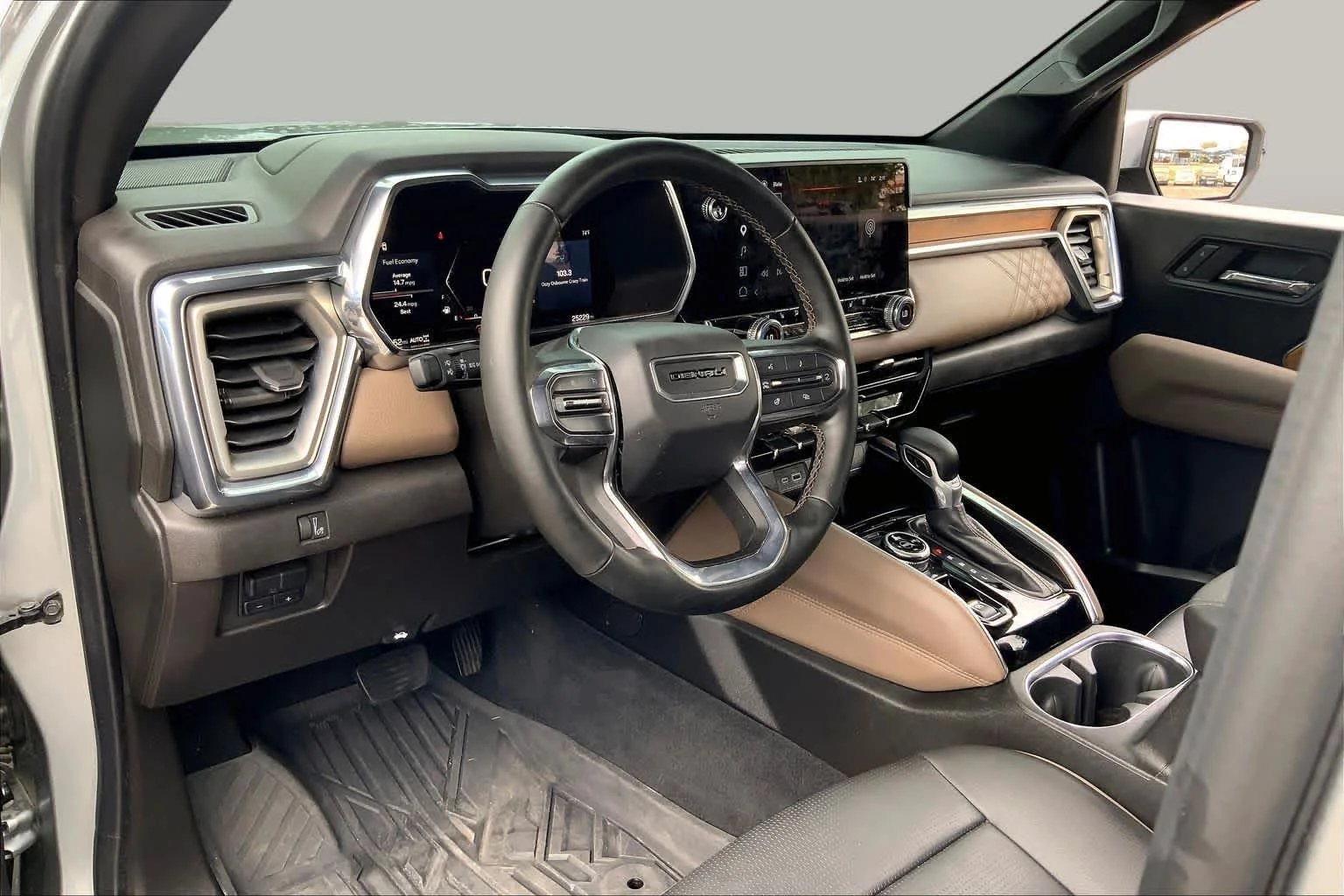Used 2024 Sterling Metallic GMC 4WD Denali image 18