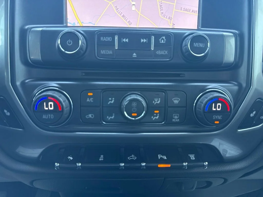 Used 2015 Silver Chevrolet LT image 24