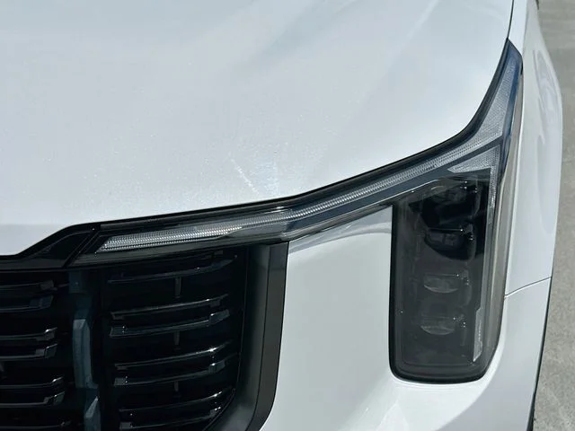 Used 2025 White Kia X-Line SX Prestige image 32
