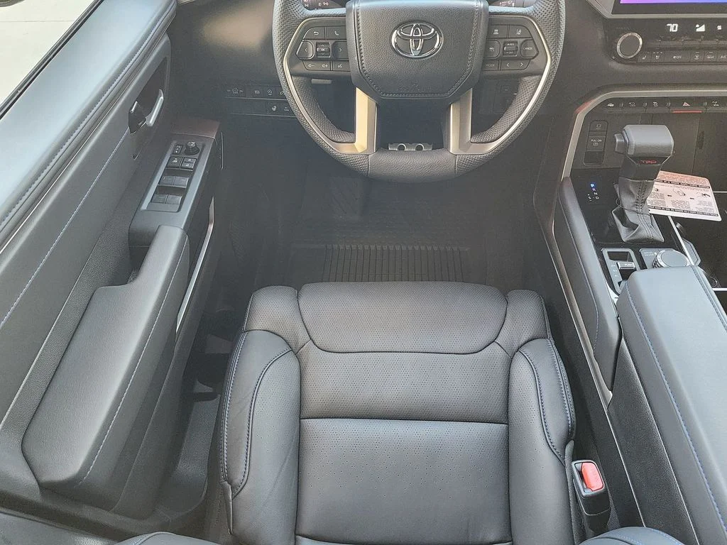 New 2026 Wind Chill Pearl <sup>1</sup> Toyota  Platinum image 7
