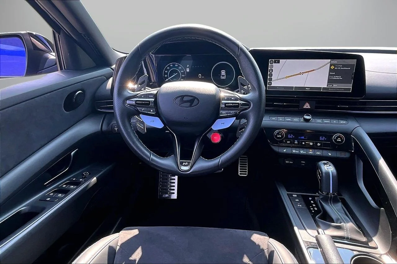 Used 2025 Blue Hyundai Base image 10