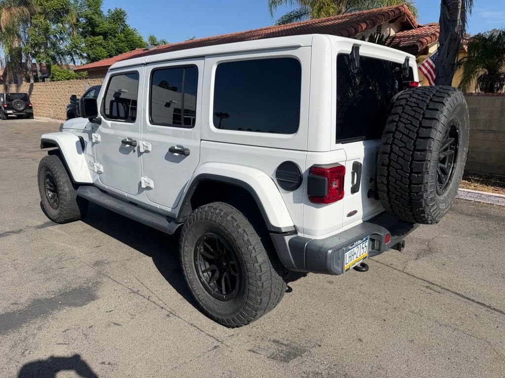 Used 2020 White Jeep Unlimited Sahara image 9