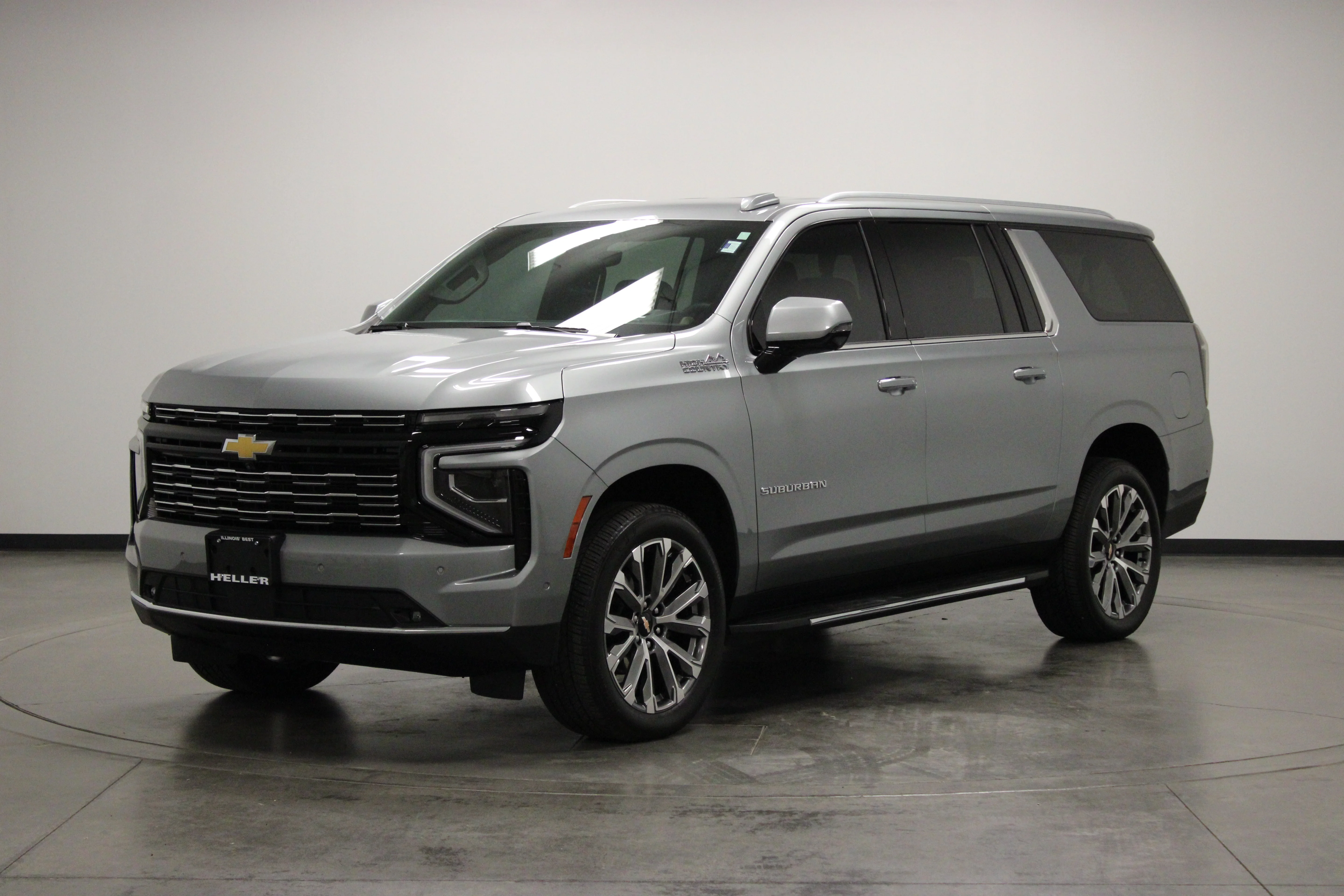 Used 2025 Sterling Gray Metallic Chevrolet High Country image 4